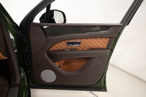 Used 2022 Bentley Bentayga image 47