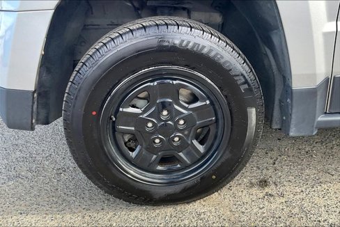 Used 2015 Jeep Patriot Sport image 7