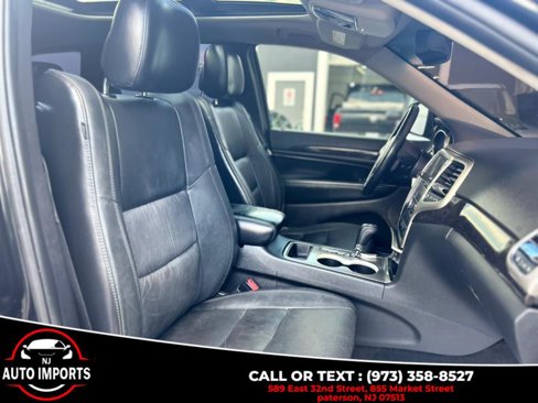 Used 2012 Jeep Grand Cherokee Laredo image 14