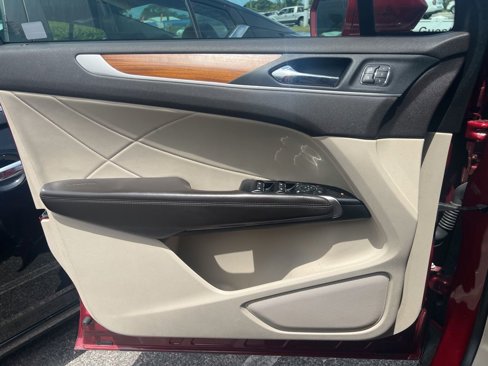 Used 2019 Lincoln MKC Select w/ Select Plus Package image 10