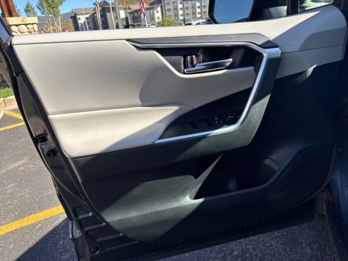 Used 2019 Toyota RAV4 XLE image 19