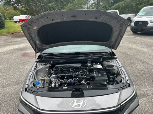 Certified 2025 Hyundai Elantra Sport image 10