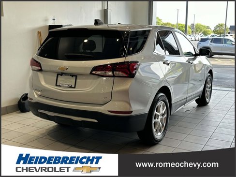 Used 2022 Chevrolet Equinox LT image 3