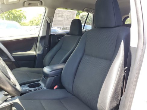 Used 2016 Toyota RAV4 LE image 17