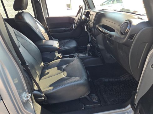 Used 2015 Jeep Wrangler Unlimited Sahara image 6