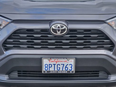Used 2020 Toyota RAV4 XLE image 9