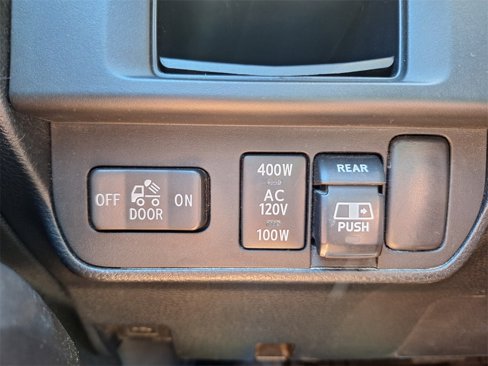 Used 2017 Toyota Tacoma TRD Sport image 12