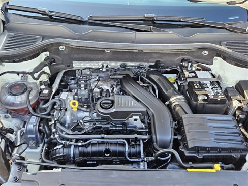 Certified 2024 Volkswagen Taos SE image 28