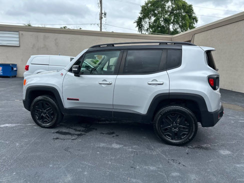 Used 2018 Jeep Renegade Trailhawk w/ UConnect 8.4 Nav Group image 6