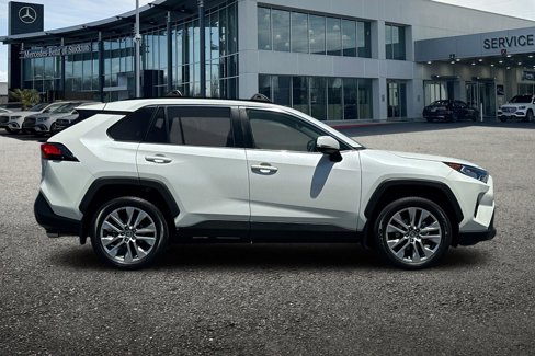 Used 2021 Toyota RAV4 XLE Premium image 3