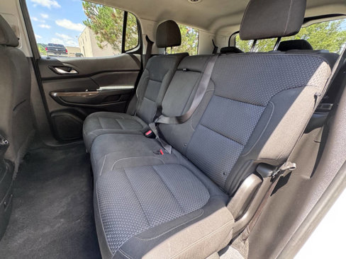 Used 2020 GMC Acadia SLE image 15