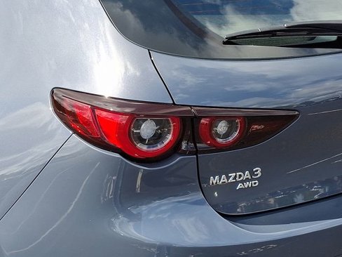 Used 2022 MAZDA MAZDA3 s image 9