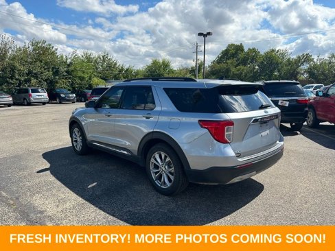 Used 2021 Ford Explorer XLT w/ Equipment Group 202A image 4