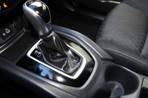 Used 2018 Nissan Rogue S image 21