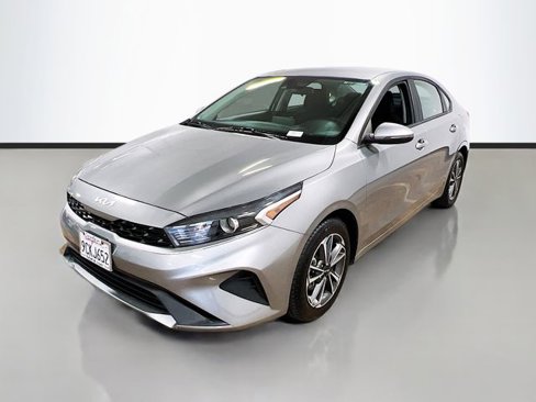 Certified 2023 Kia Forte LXS w/ LXS Technology Package image 3