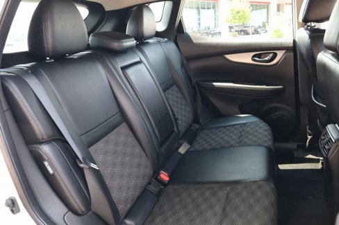 Used 2020 Nissan Rogue Sport SV w/ Technology Package image 30