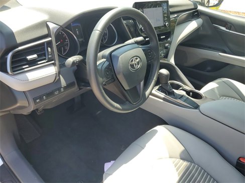 Used 2024 Toyota Camry SE image 19