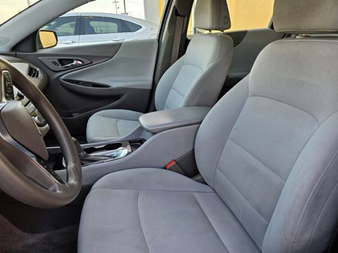 Used 2017 Chevrolet Malibu LS image 9