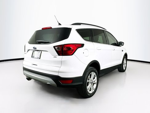 Used 2019 Ford Escape SEL image 9