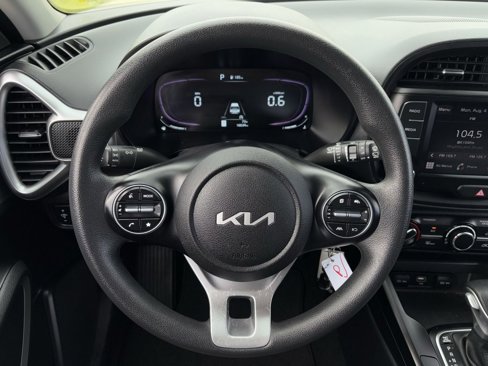 Used 2023 Kia Soul LX image 14