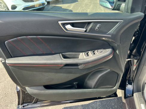 Used 2022 Ford Edge ST-Line image 14