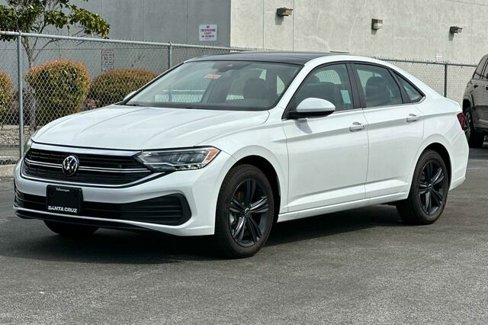 New 2024 Volkswagen Jetta SE image 8