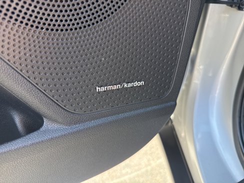 Used 2019 Kia Niro EX Premium w/ Sunroof Package image 14