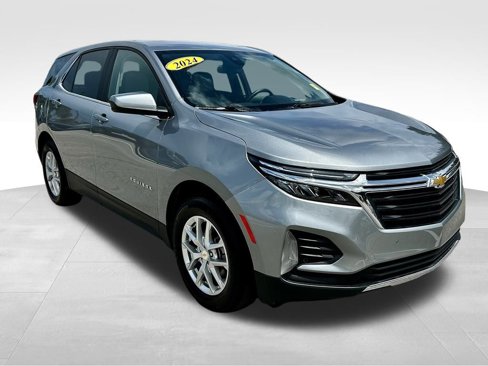 Used 2024 Chevrolet Equinox LT image 2