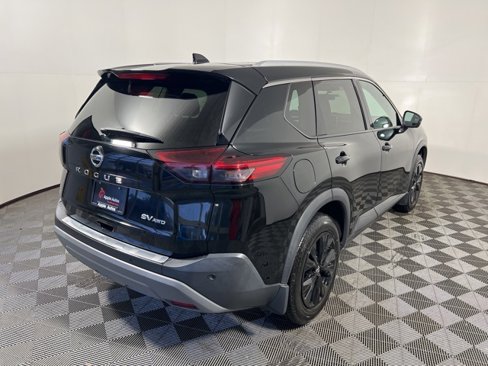 Used 2021 Nissan Rogue SV w/ Premium Package image 6