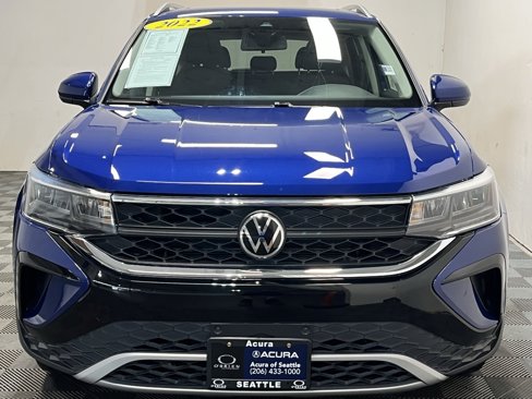 Used 2022 Volkswagen Taos SE image 2