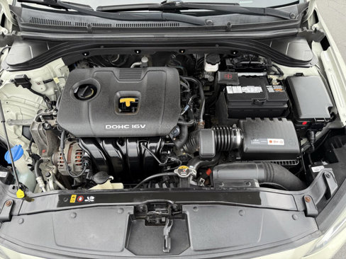 Used 2017 Hyundai Elantra SE image 17