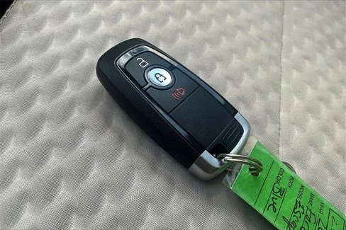 Used 2020 Ford Escape SE image 12