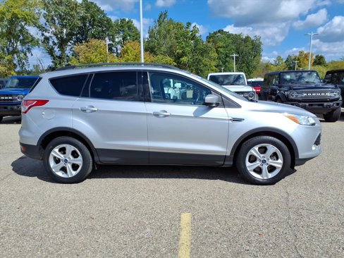 Used 2016 Ford Escape SE w/ Equipment Group 201A image 9