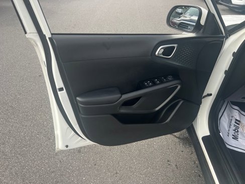 Used 2021 Kia Soul S image 25