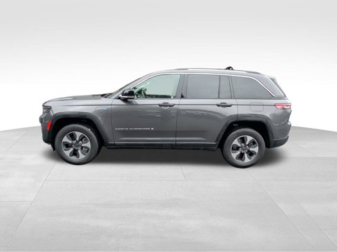 Used 2022 Jeep Grand Cherokee Limited 4xe image 2