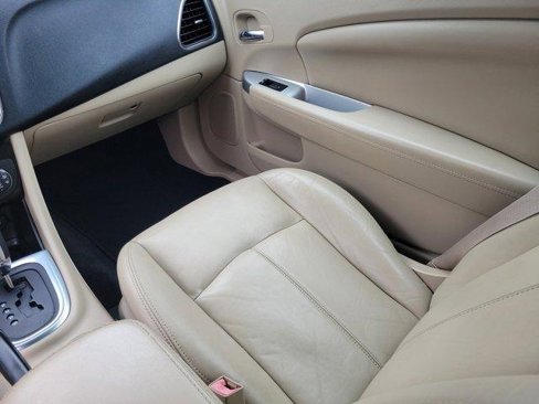 Used 2013 Chrysler 200 Limited image 26