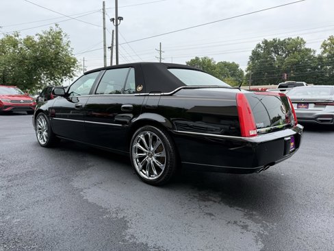 Used 2006 Cadillac DTS w/ Trunk Convenience Package image 4
