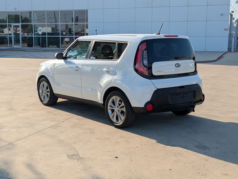 Used 2015 Kia Soul + image 5
