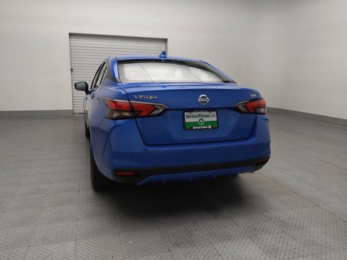 Used 2021 Nissan Versa SV image 6
