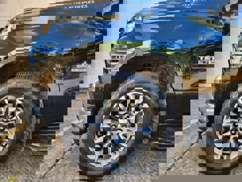 Used 2019 Chevrolet Silverado 1500 LT w/ Texas Edition image 4