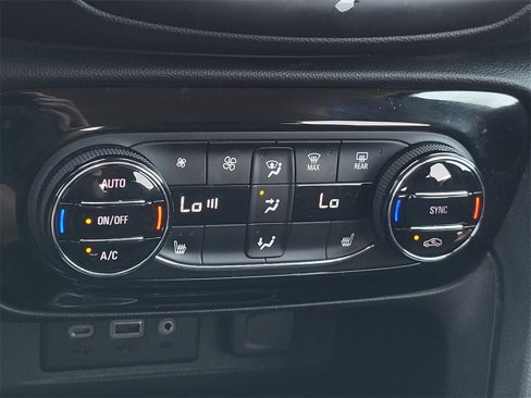 Used 2022 Buick Encore GX Select w/ Sport Touring Package image 25