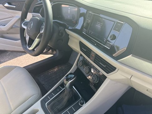Used 2024 Volkswagen Jetta SE w/ Panoramic Sunroof Package image 29