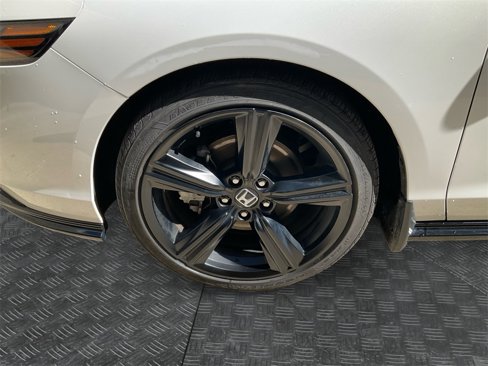 Used 2024 Honda Accord Sport image 9