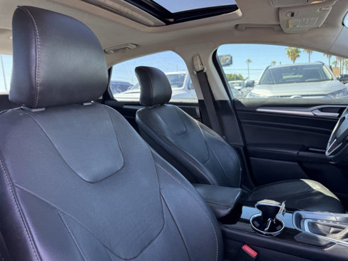 Used 2016 Ford Fusion Titanium image 28