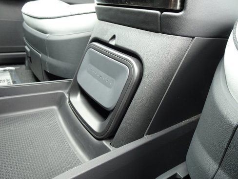 Used 2023 Rivian R1S Adventure image 14