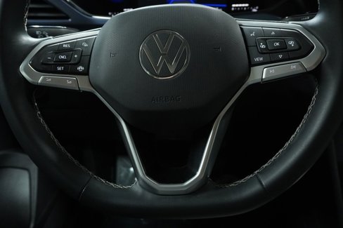 Certified 2022 Volkswagen Taos SE image 14