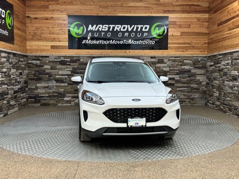 Used 2020 Ford Escape SE image 2