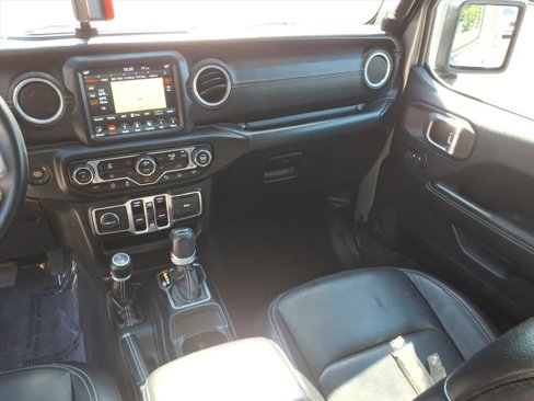 Used 2018 Jeep Wrangler Unlimited Sahara image 13