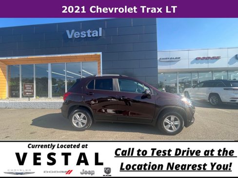 Used 2021 Chevrolet Trax LT w/ LT Convenience Package image 4