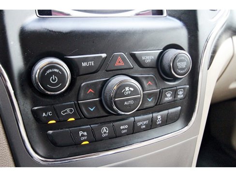 Used 2021 Jeep Grand Cherokee Laredo w/ Security & Convenience Group image 24